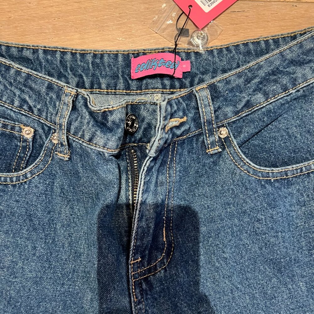 Edikted Raelynn Washed Low Rise Jeans - Picture 2 of 2